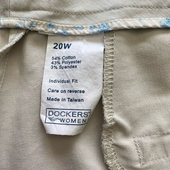 Dockers Women’s Khaki Chino Capri Pants Size 20W‎ Zipper Pockets Pre Owned - Picture 8 of 16
